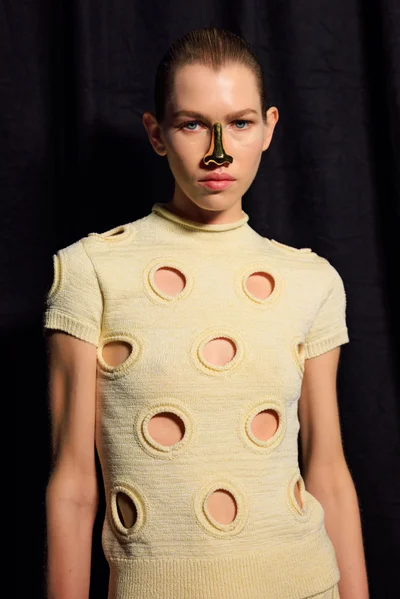 Look 25